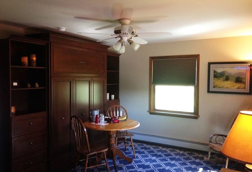 민박 Bear Lodges & 131 Main Street