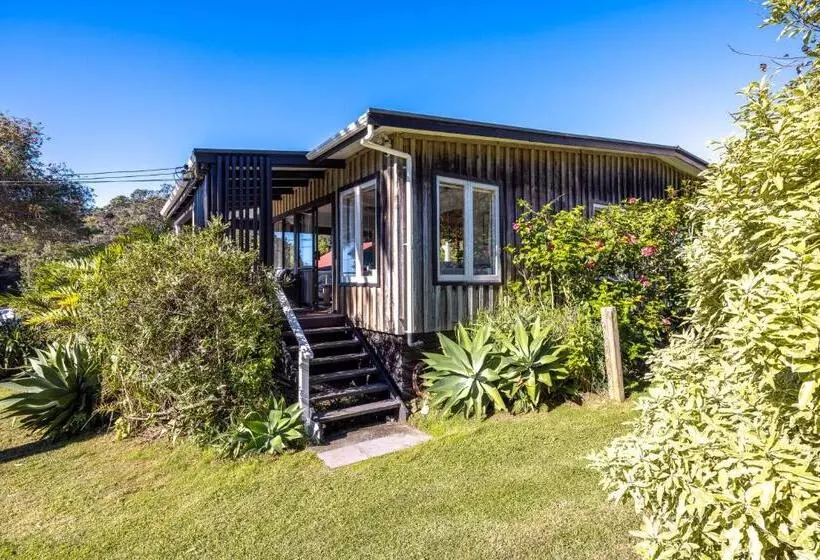 Drop Anchor At Enclosure Bay Beach By Waiheke Unlimited