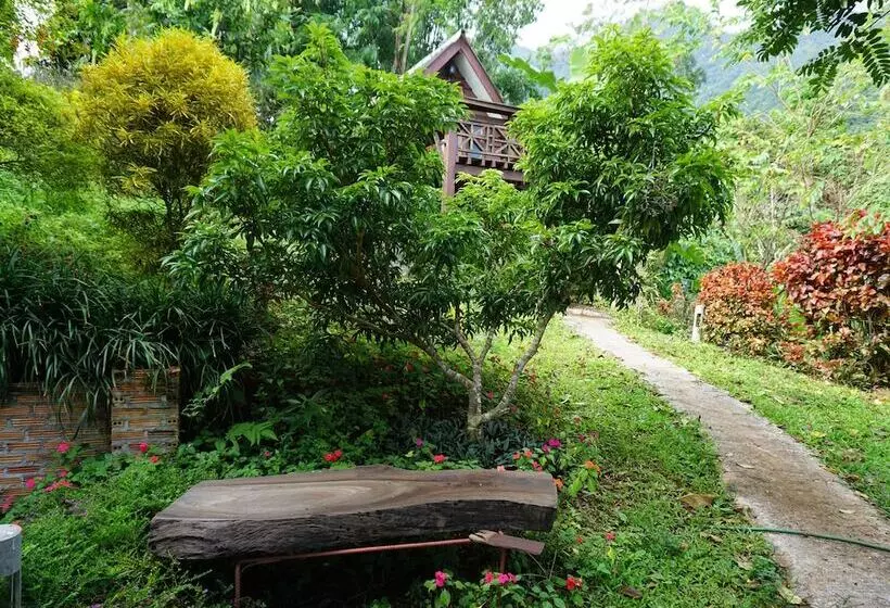 Hotelli Suanboon Cottage