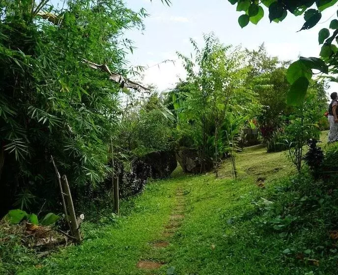 Hotelli Suanboon Cottage