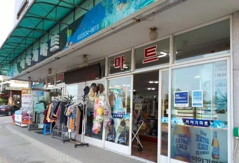 ホテル Mangsang East House