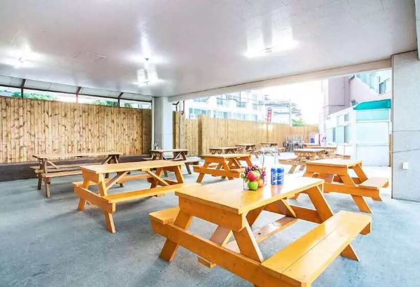 ホテル Mangsang East House