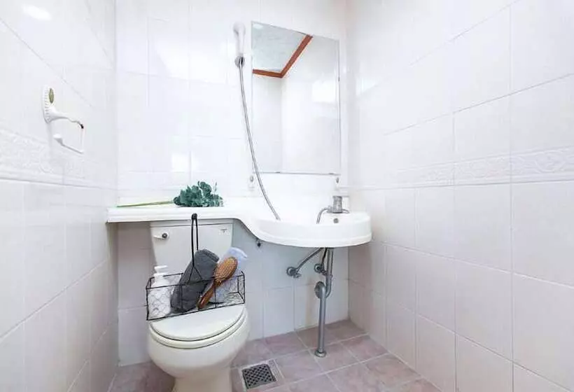 ホテル Mangsang East House