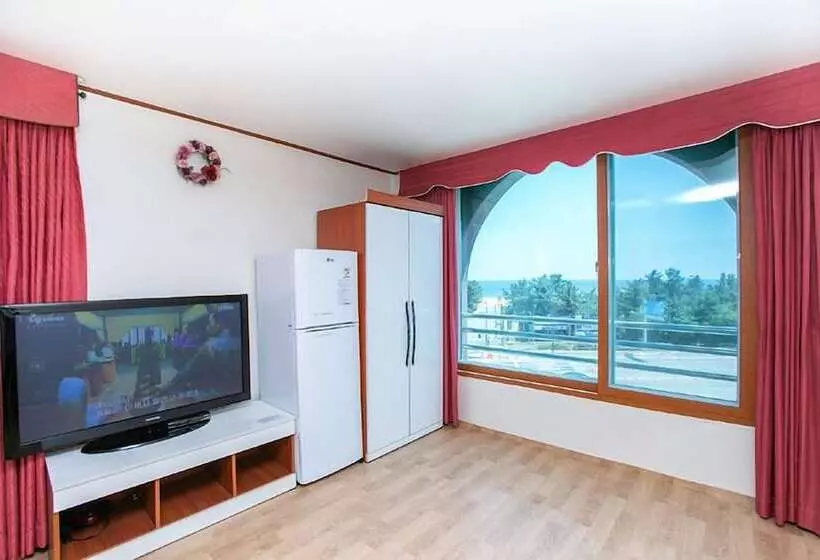 ホテル Mangsang East House