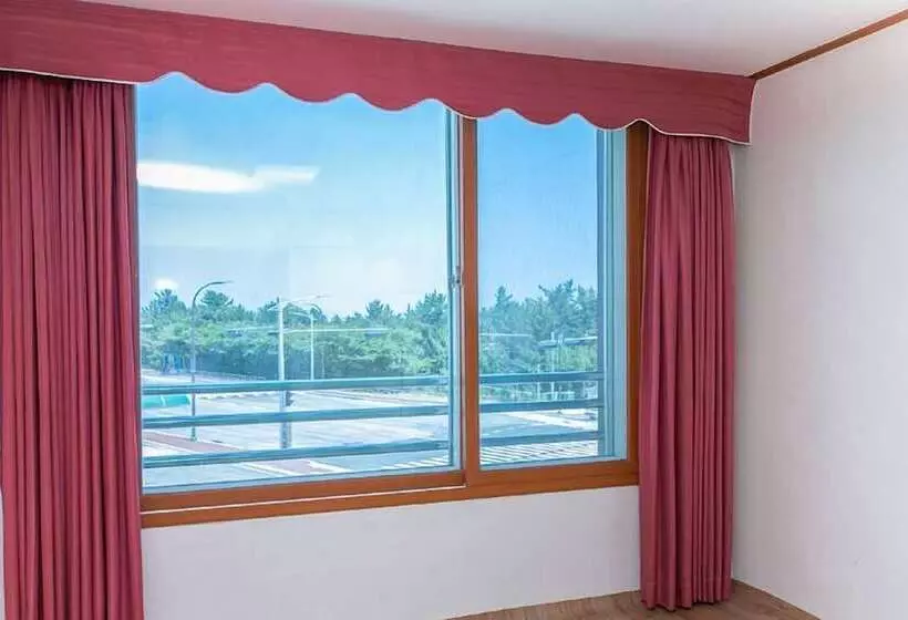 ホテル Mangsang East House