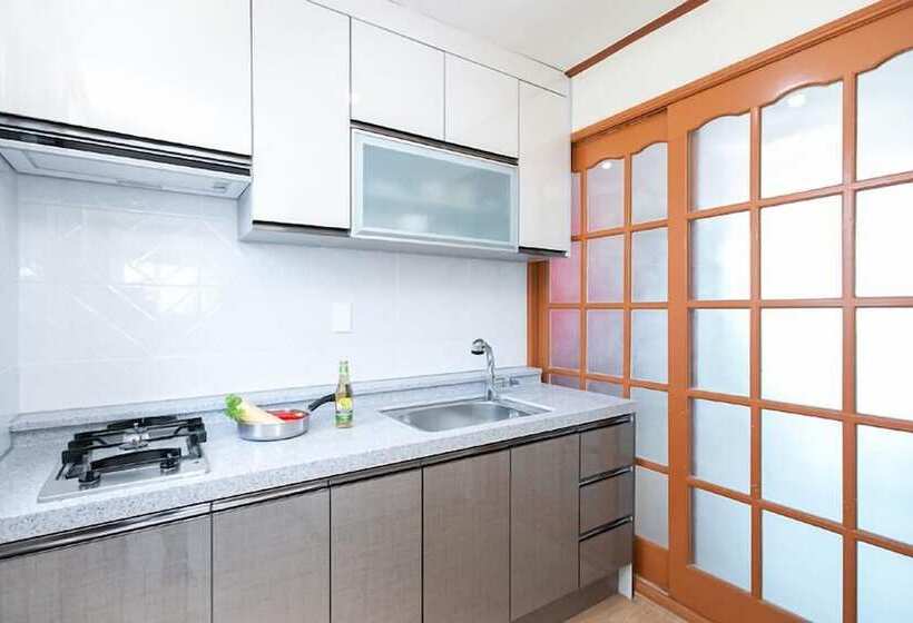 ホテル Mangsang East House