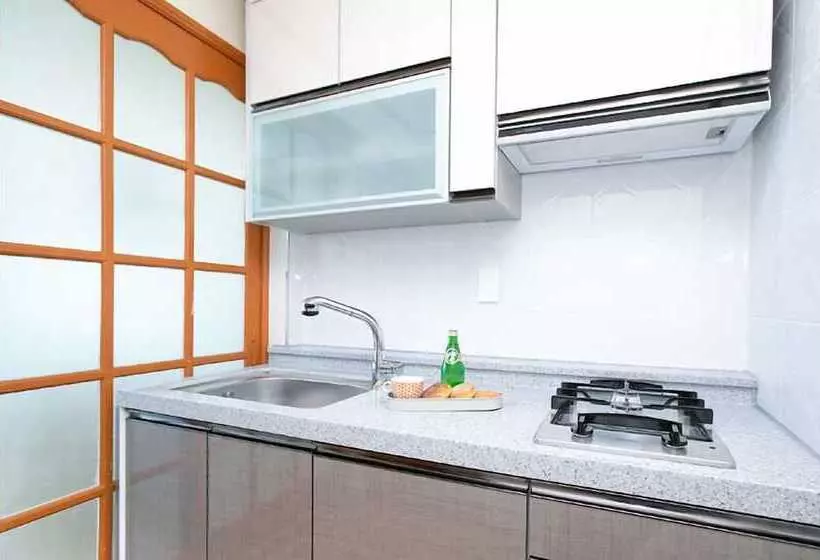 ホテル Mangsang East House