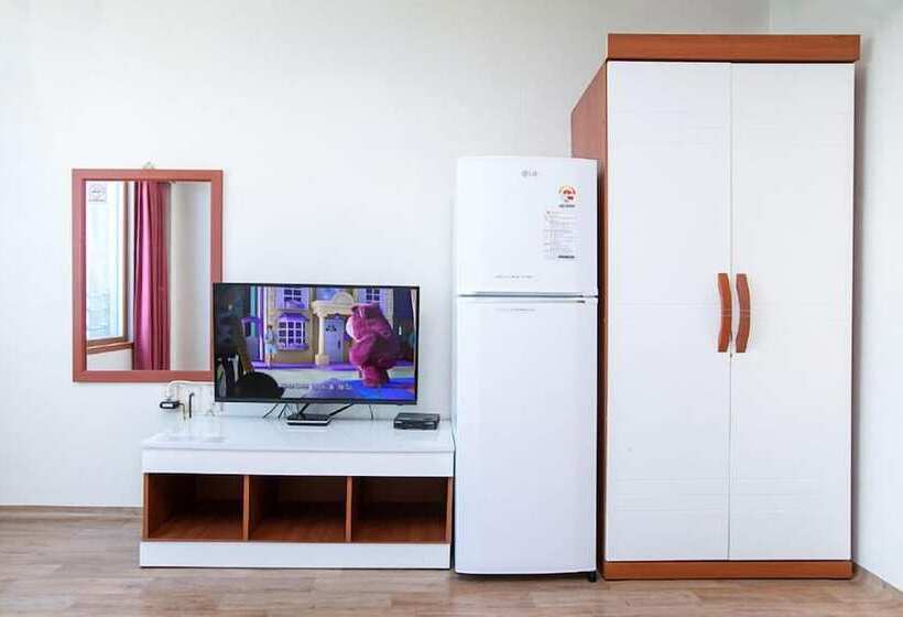 ホテル Mangsang East House