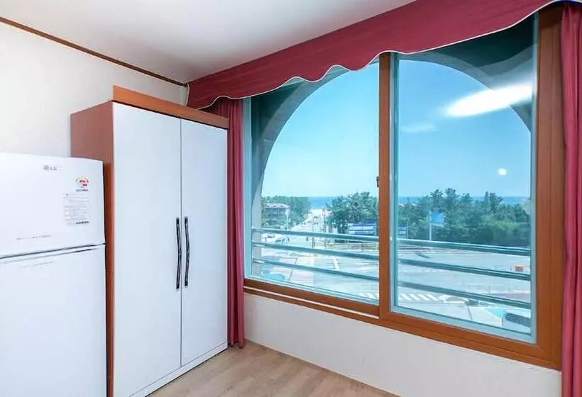 ホテル Mangsang East House