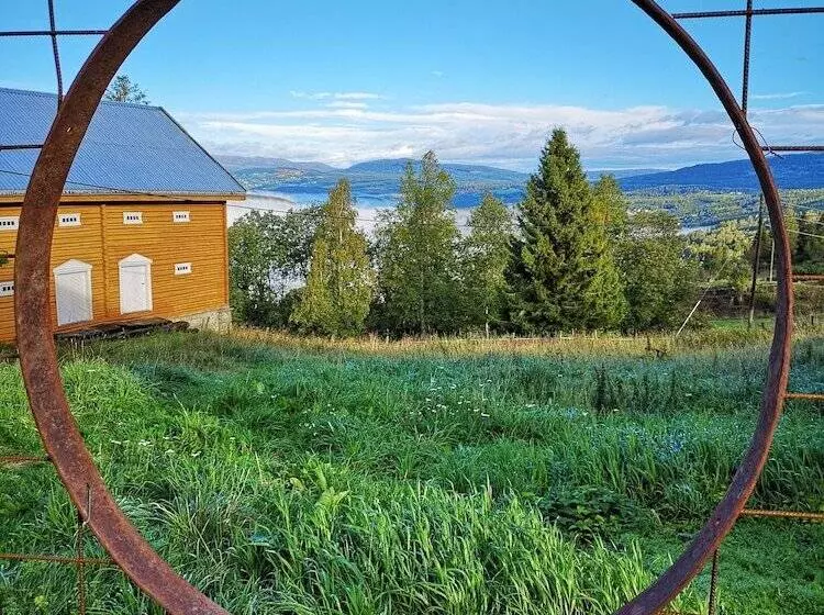 Hotelli Haugtun Gårdspensjonat Og Kulturverksted