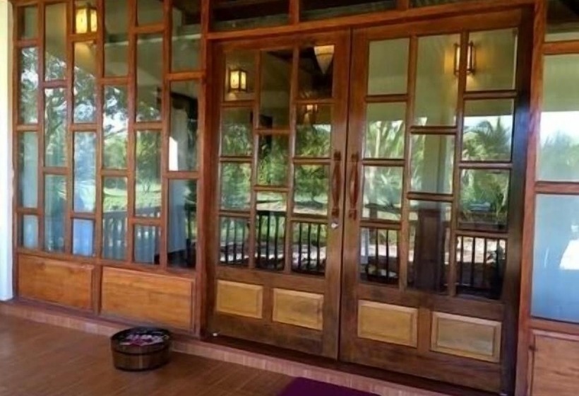 هتل Mrauk U Princess Resort