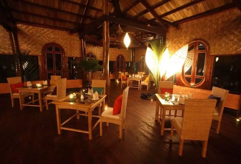 هتل Mrauk U Princess Resort