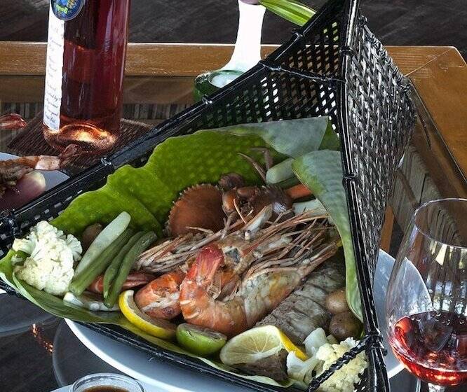 هتل Mrauk U Princess Resort