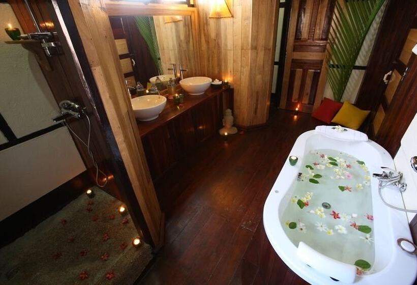 هتل Mrauk U Princess Resort