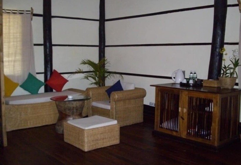 هتل Mrauk U Princess Resort