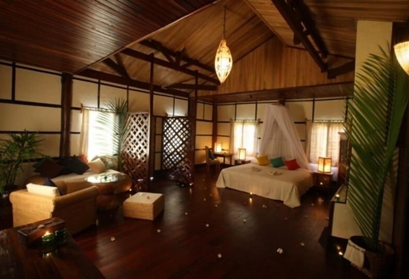 هتل Mrauk U Princess Resort