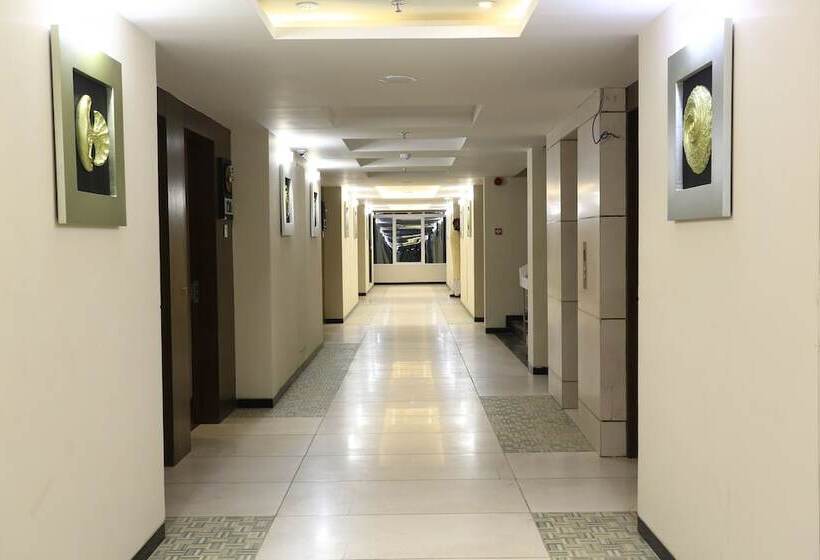 Отель Tgi Grand Nandan Kanan