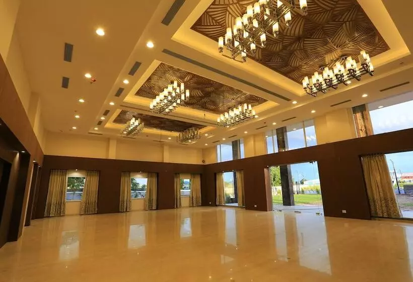 Hotelli Tgi Grand Nandan Kanan