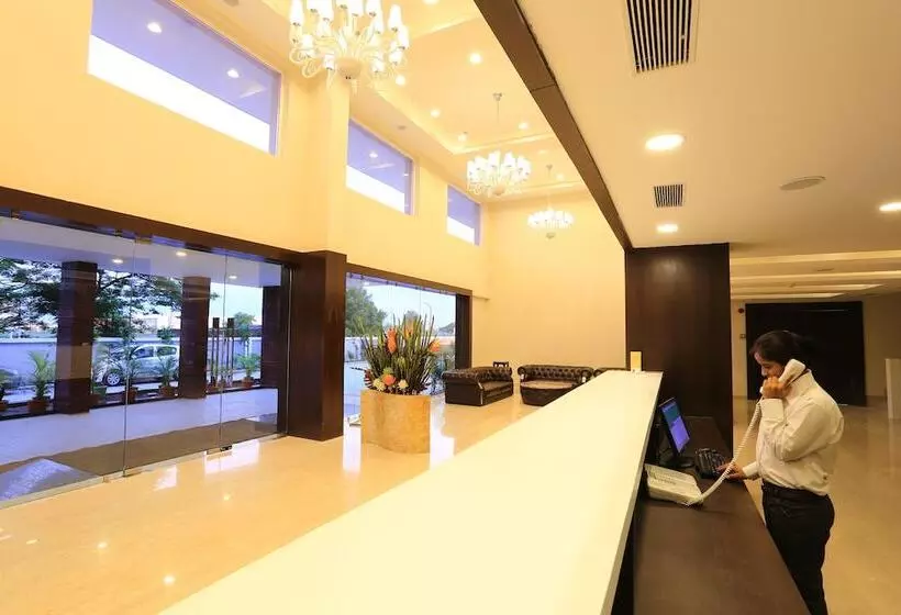 Hotelli Tgi Grand Nandan Kanan