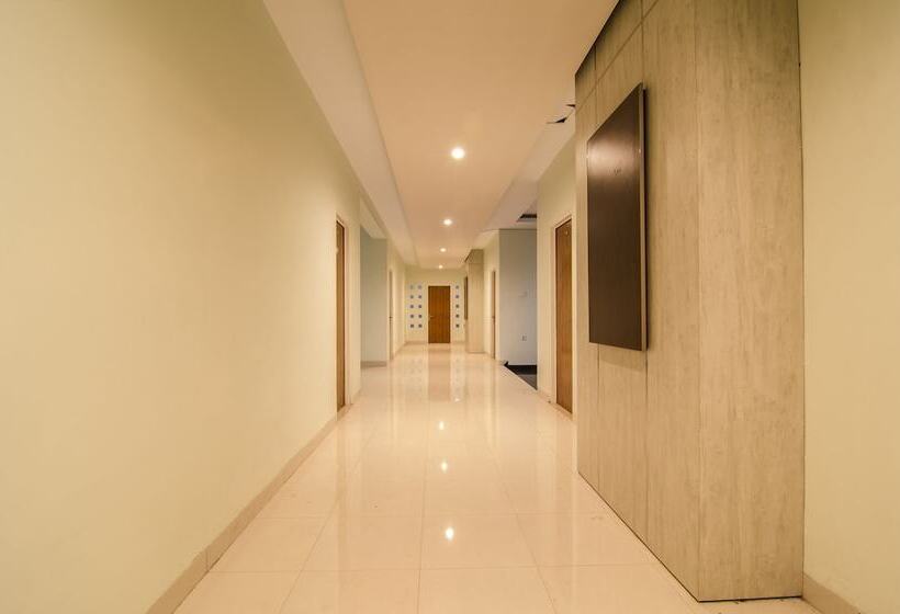 فندق Reddoorz Near Museum Keraton Surakarta