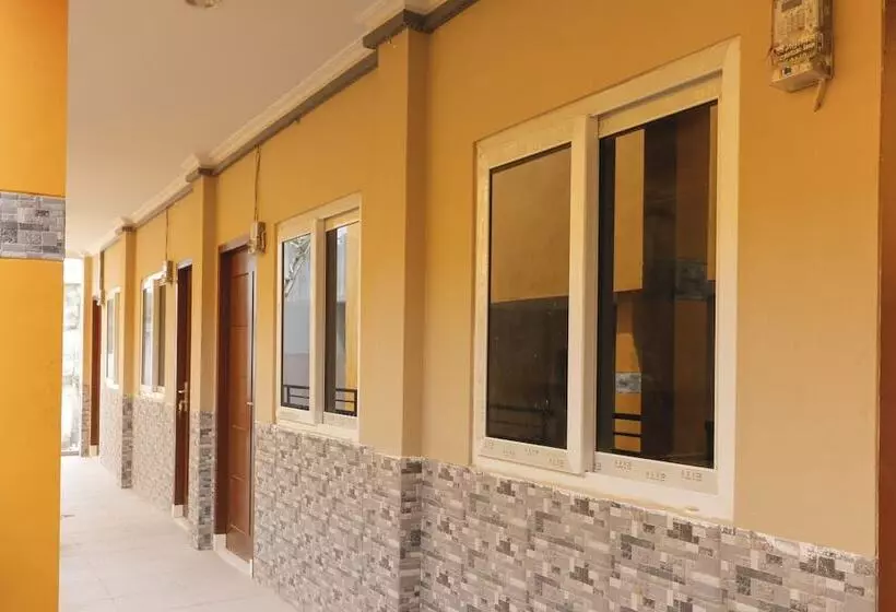 ホテル Reddoorz Plus Near Palembang Square Mall