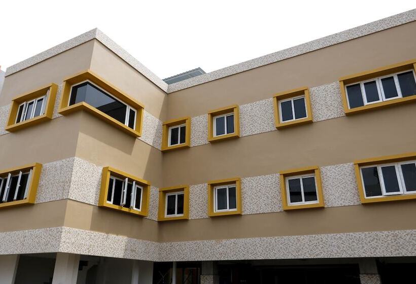 Hotel Reddoorz Plus Near Palembang Square Mall