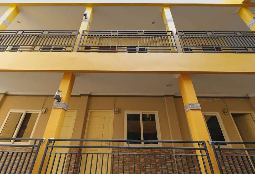 Hotel Reddoorz Plus Near Palembang Square Mall