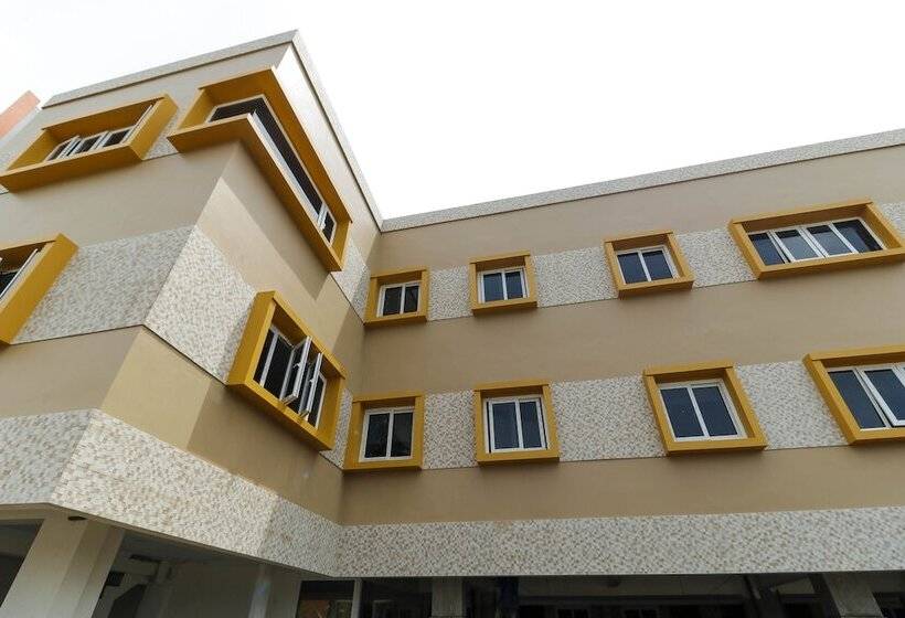 Hotel Reddoorz Plus Near Palembang Square Mall