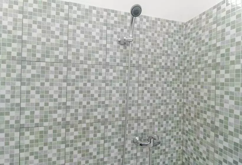 ホテル Reddoorz Plus Near Palembang Square Mall