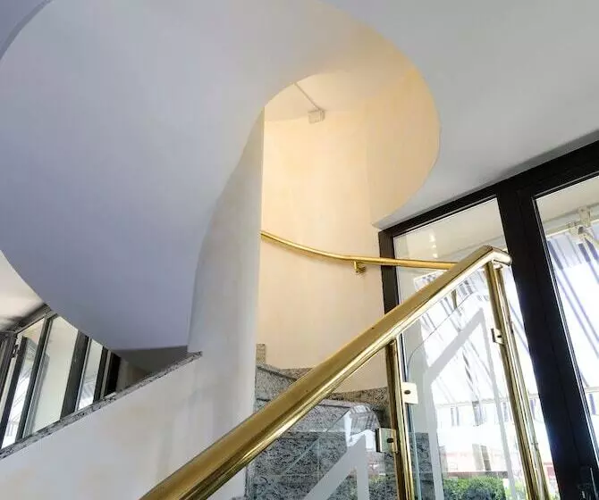 Hotelli Residence Villa Jolanda