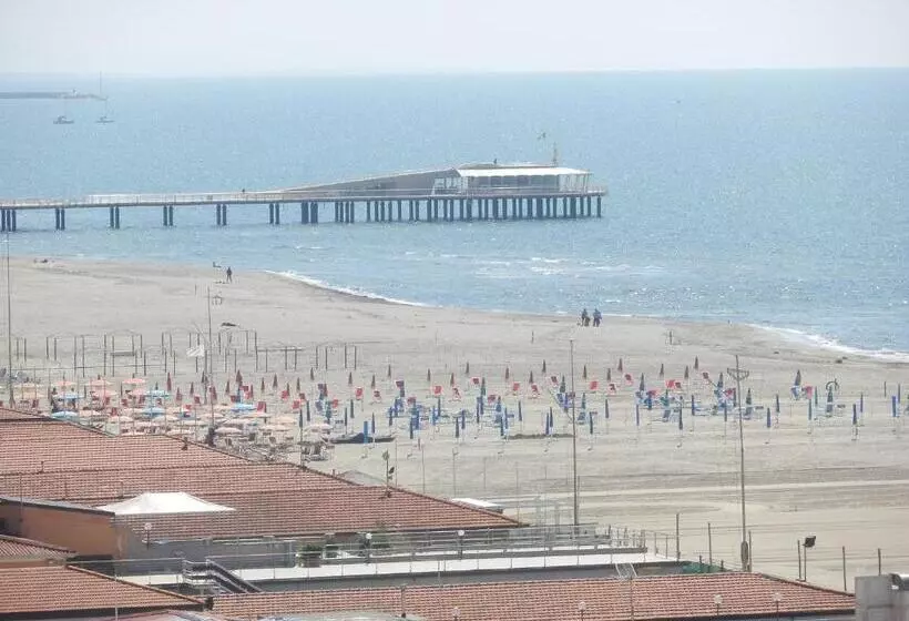 Hotelli Residence Villa Jolanda