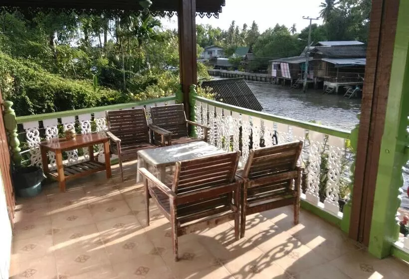 هتل Rueanphen Homestay