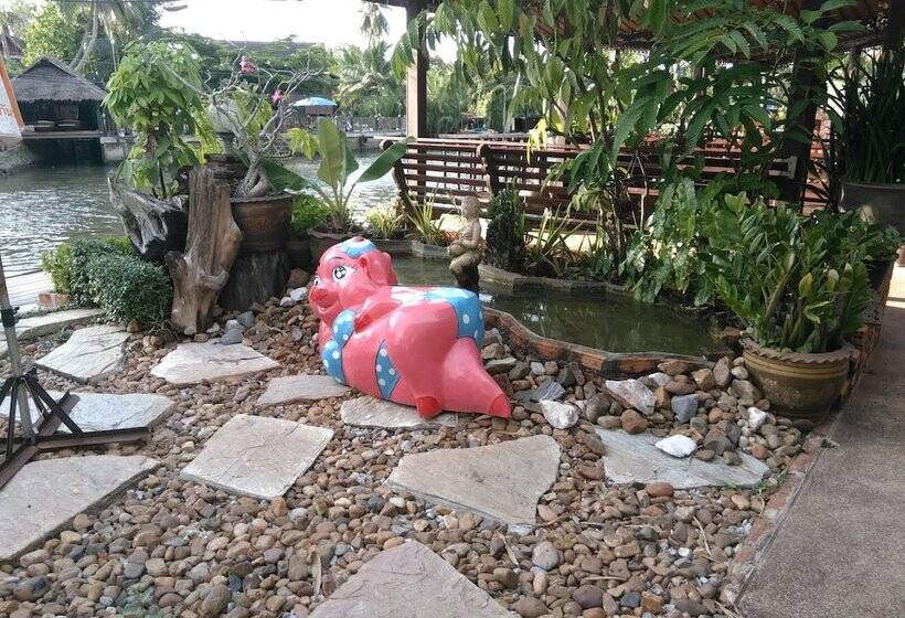 ホテル Rueanphen Homestay