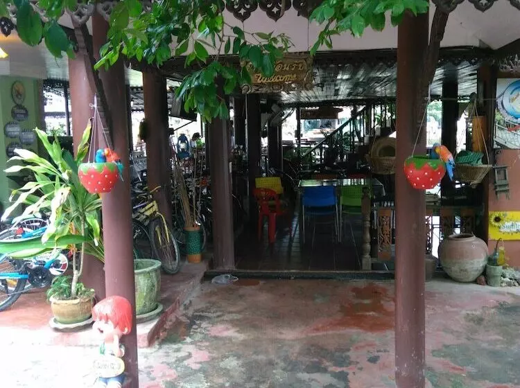هتل Rueanphen Homestay