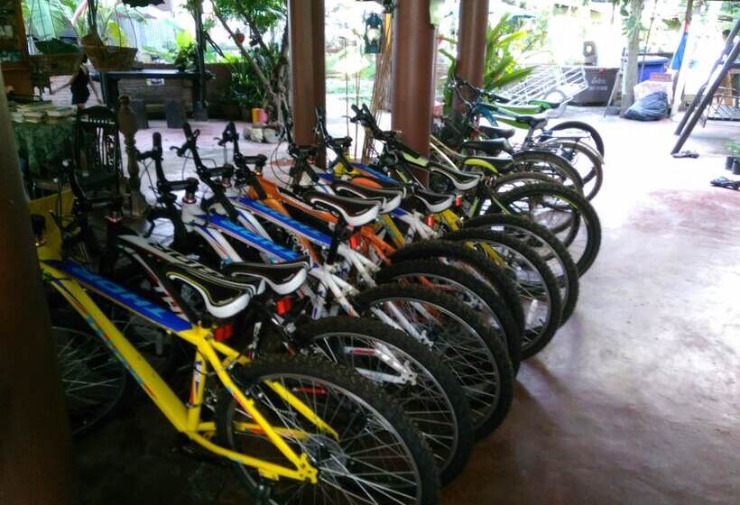 ホテル Rueanphen Homestay