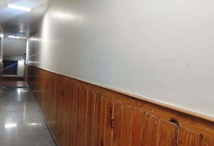 فندق Wood Castle