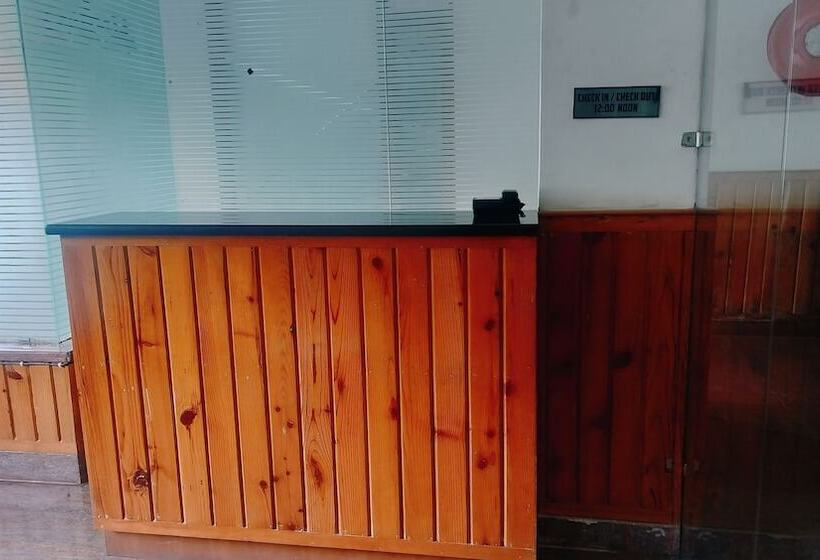 فندق Wood Castle