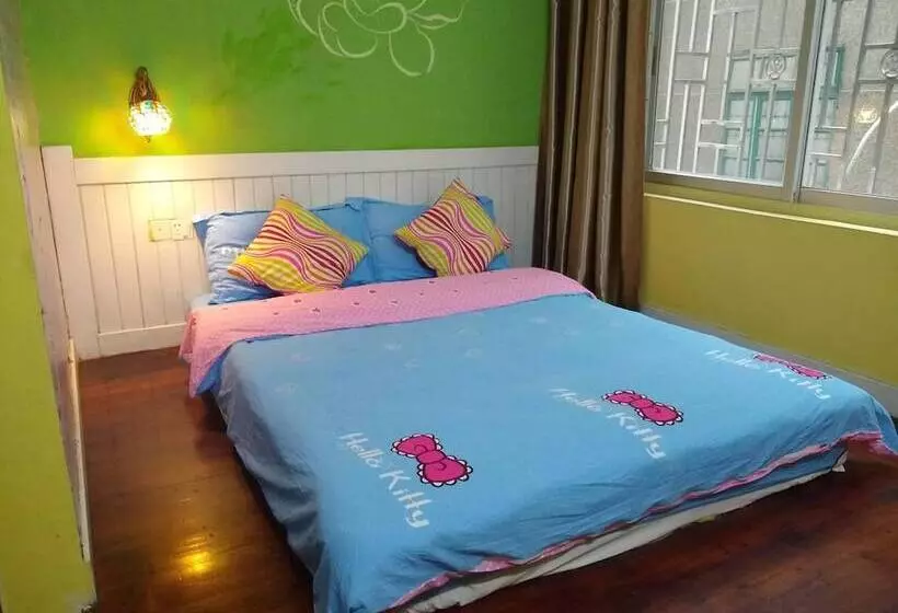 How Flower Hostel Yangshuo