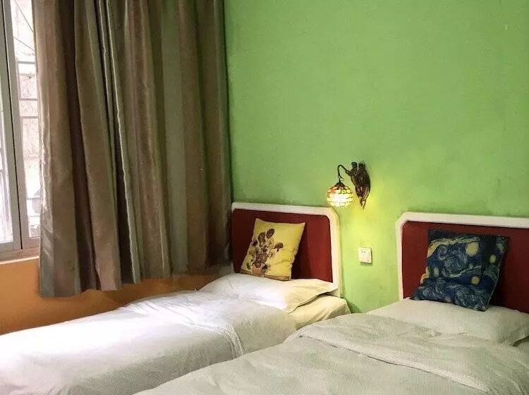 How Flower Hostel Yangshuo