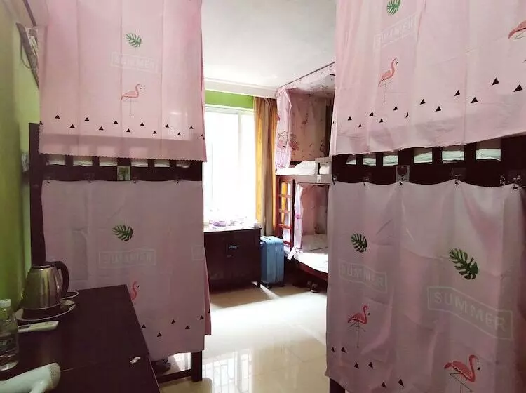 How Flower Hostel Yangshuo