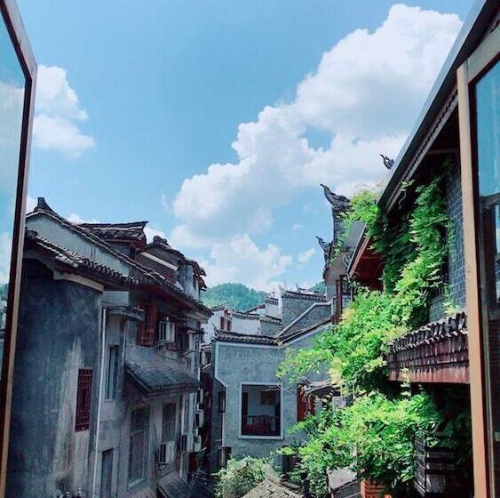 Jomo Hotel Fenghuang