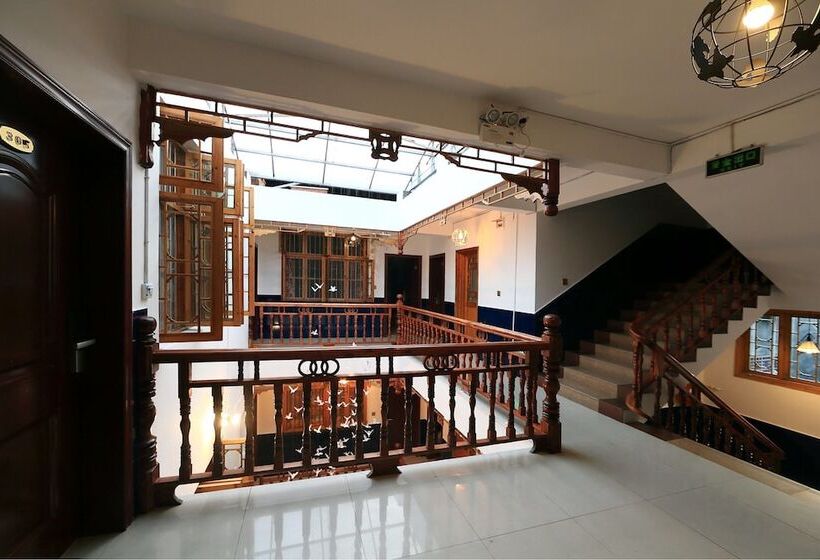 Jomo Hotel Fenghuang