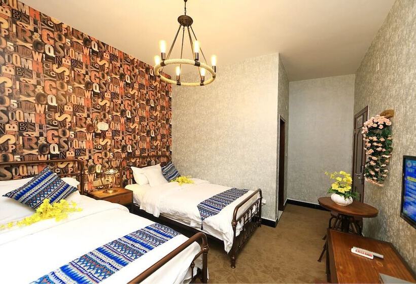 Jomo Hotel Fenghuang