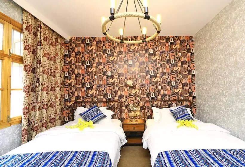 Jomo Hotel Fenghuang