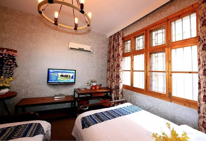 Jomo Hotel Fenghuang