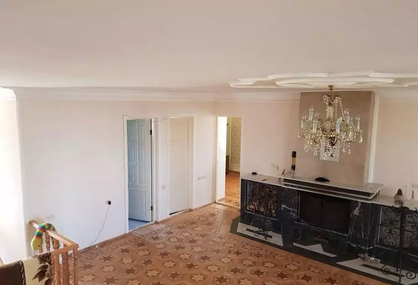 Mountain Lake Villa B&b