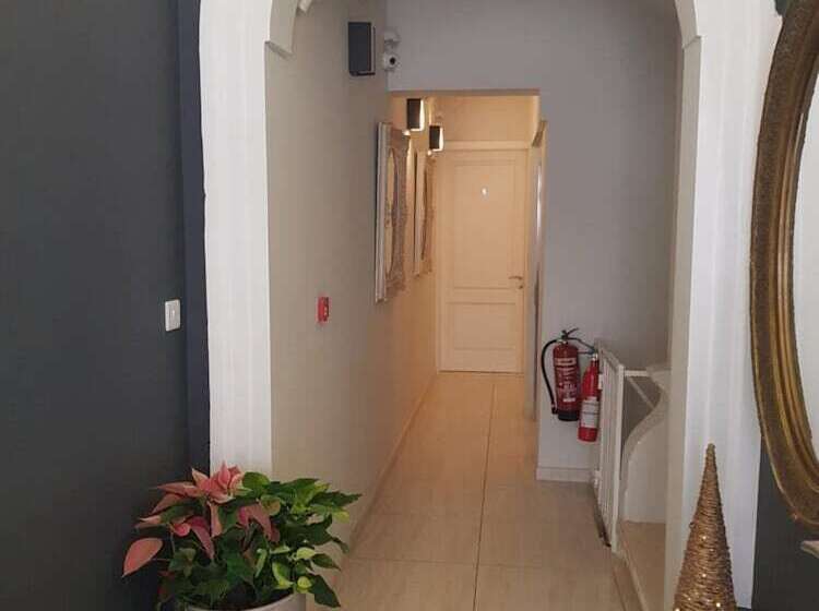 پانسیون D Townhouse Boutique Suites