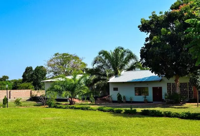 پانسیون Decha Guest Lodge