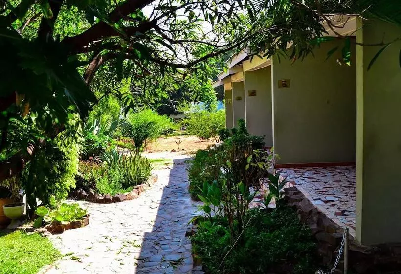 پانسیون Decha Guest Lodge