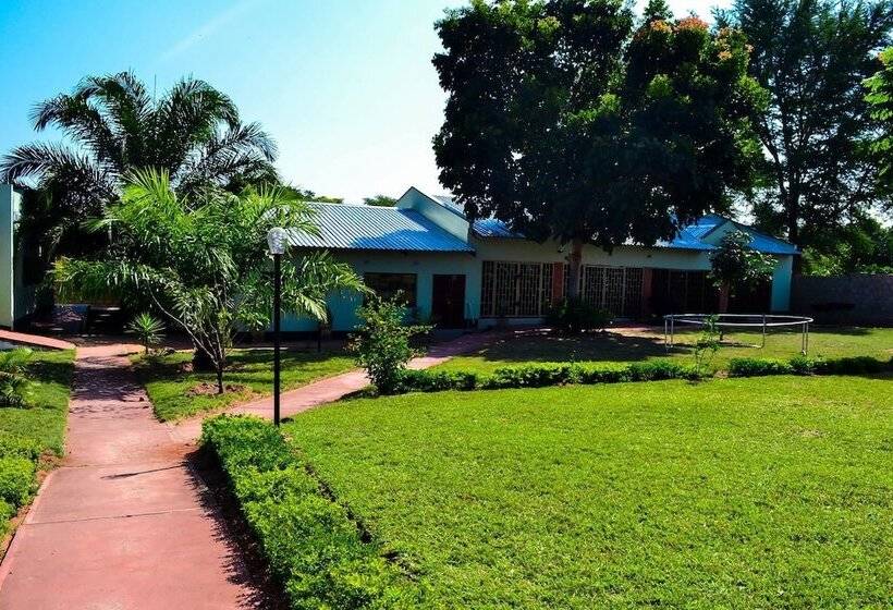 پانسیون Decha Guest Lodge